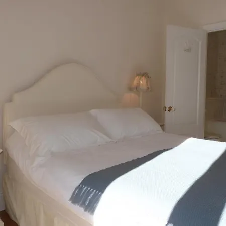 Sleeps 6 Air Con Wifi 公寓