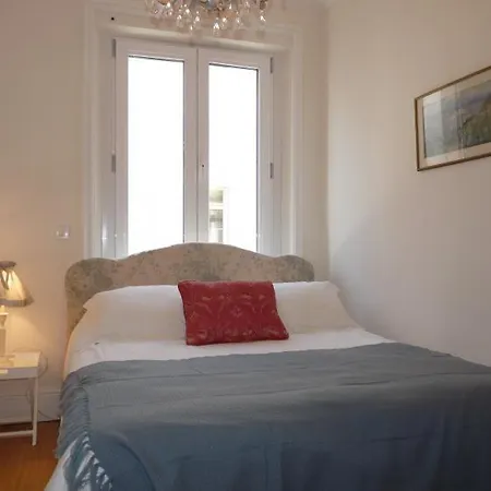 Sleeps 6 Air Con Wifi 戛纳