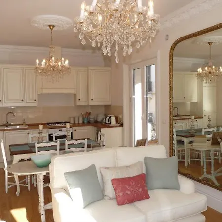 Sleeps 6 Air Con Wifi *