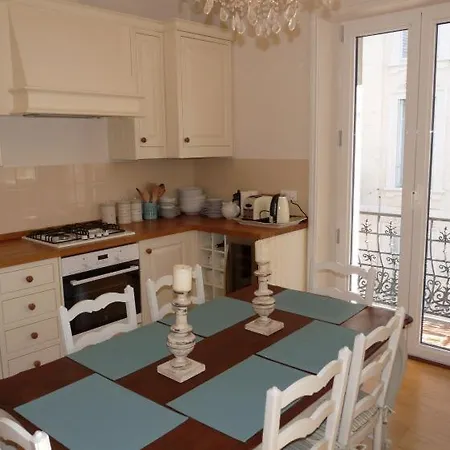 Sleeps 6 Air Con Wifi